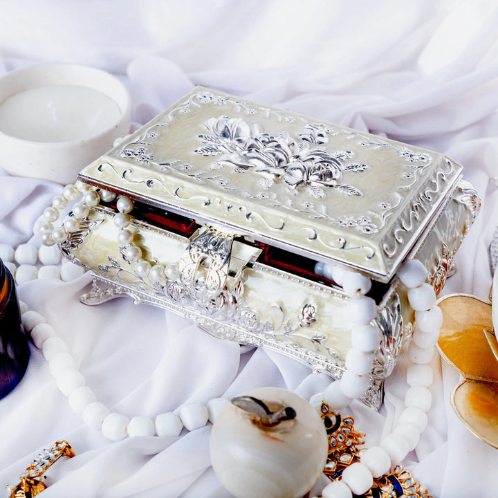 Decorative Vintage Jewelry Box - GottaGo.in